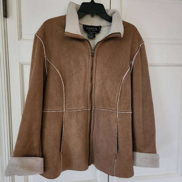 Women's Tan Shearling Jacket Pit To Pit 24" Lenth.29" - Picture 2 of 7
